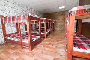Хостел Центр . Місце у загальному 10-місному номері  10