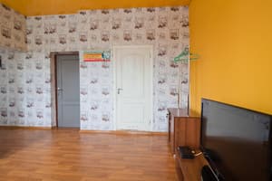 Хостел Центр . Місце у загальному 5-місному номері  2