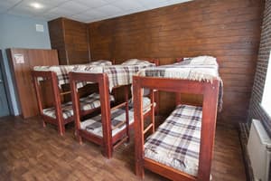 Хостел Центр . Місце у загальному 6-місному номері  2