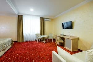 Готель Франція. Сімейний 4-місний Family Luxe 5