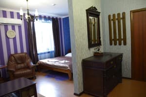 Міні-готель Кардинал. Комфорт тримісний VIP (Міністерський) 5
