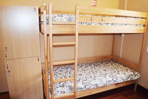 Хостел На Пестеля, 11. Місце у загальному 4-місному номері зі зручностями 1