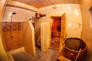Панська хата 18