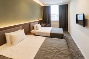Готель Small Hotel. Стандарт двомісний twin 1