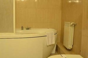 Міні-готель Страйк. Люкс двомісний з джакузі 3