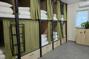 Хостел Trend House Hostel. Місце у чоловічому 18-місному номері  1