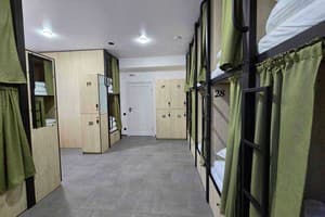 Хостел Trend House Hostel. Місце у жіночому 16-місному номері  2