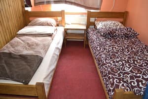 Хостел Vip Hostel. Місце у загальному 8-місному номері  2