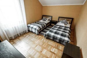 Готельно-ресторанний комплекс Затишок. Апартаменти тримісний з балконом 9